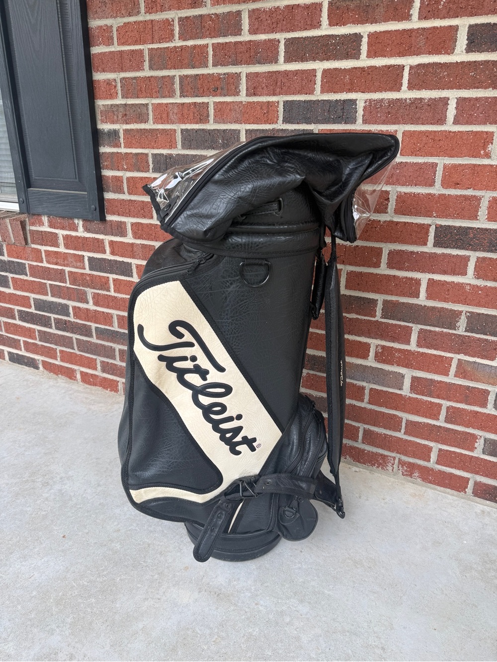 Vintage Titleist Black and Cream Tour Golf Carry Bag